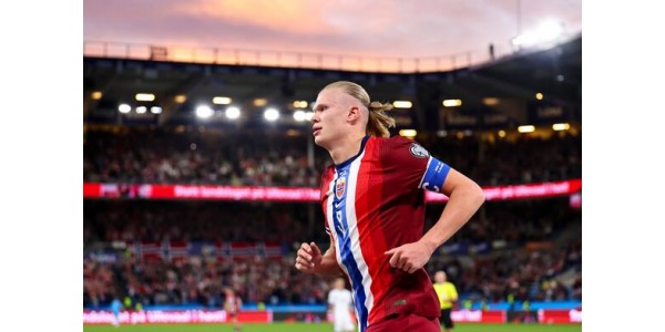 Erling Haaland, de 25 anos, tem finalmente a oportunidade de competir na Taça do Mundo Erling Haaland, de 25 anos, tem finalmente a oportunidade de competir na Taça do Mundo